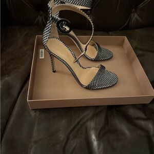 Gianvito Rossi Black and Silver Patterned Heels